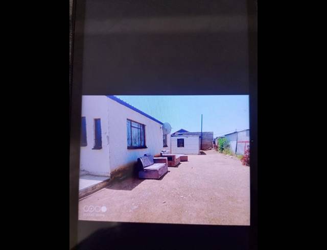 2 BEDROOM HOUSE FOR SALE IN MAHUBE VALLEY